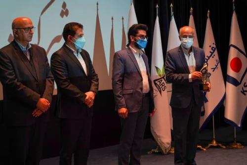 ذوب آهن اصفهان تندیس زرین و لوح تقدیر دریافت كرد