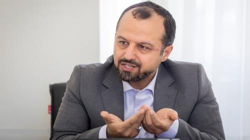 برخی مدیران دولتی در مقابل کوچک شدن میزشان مقاومت می کنند